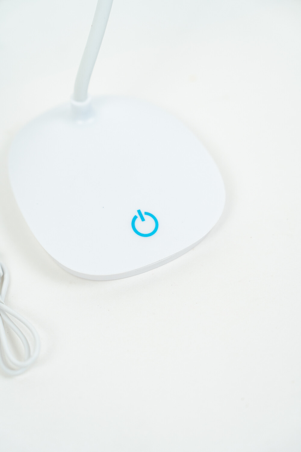 Lampara De Mesa Lucio Blanco