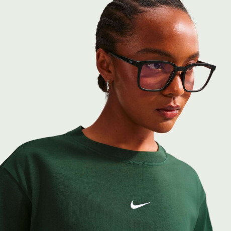 Remera Nike Sportswear Classic Tee De Mujer Verde