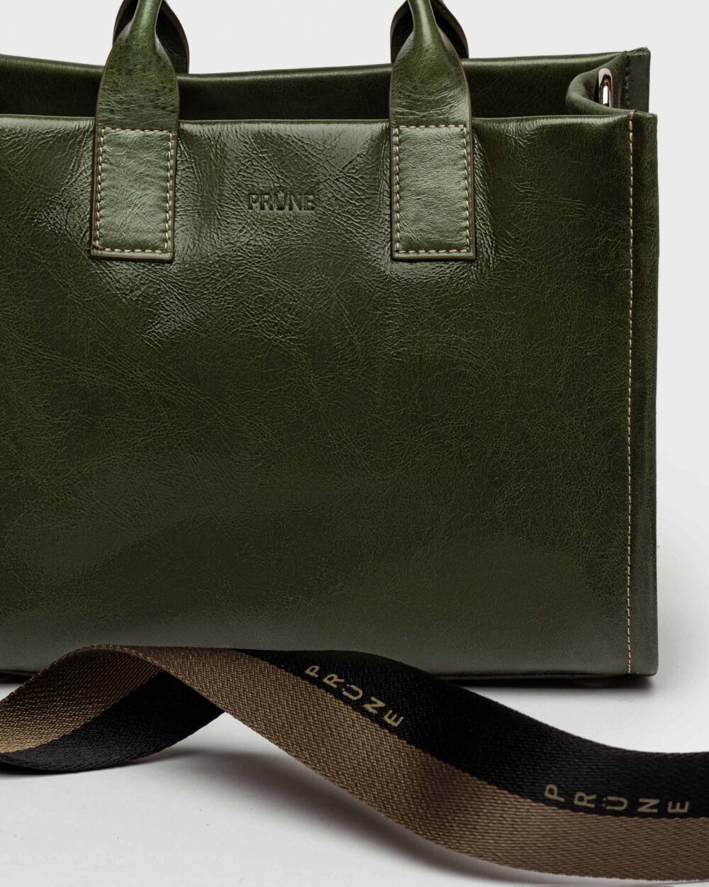 Cartera de Mano Capri En Cuero Liso Verde