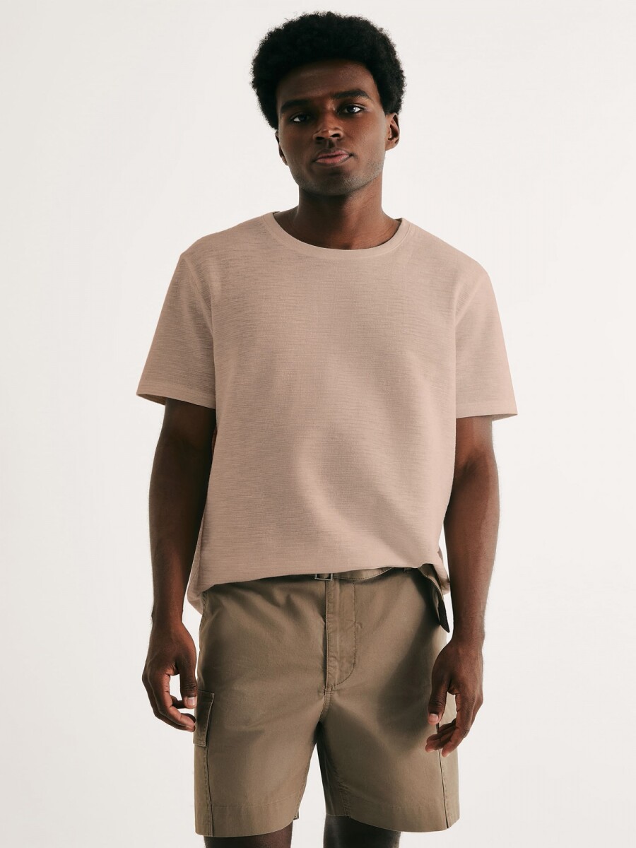 CAMISETA EN TELA TEXTURIZADA MODELO REGULAR - ROSADO 