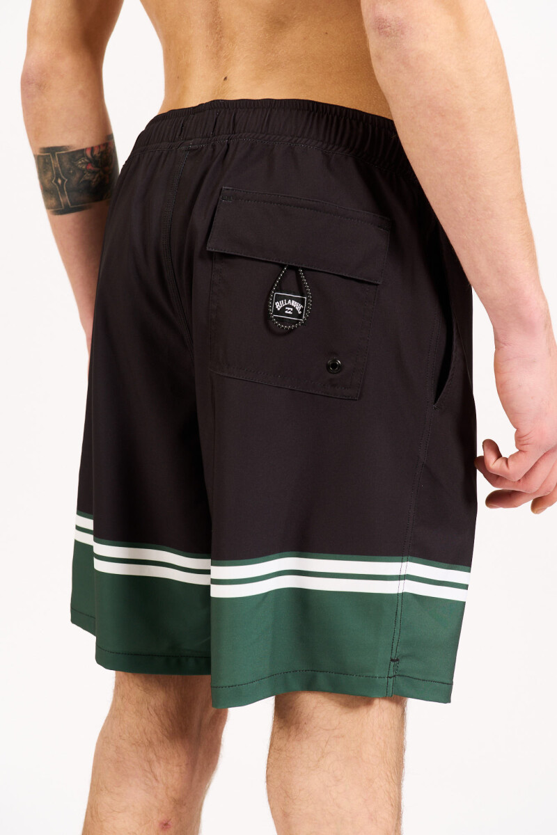 BOARDSHORT PANEL PRINT 17 STRIKE P-printed