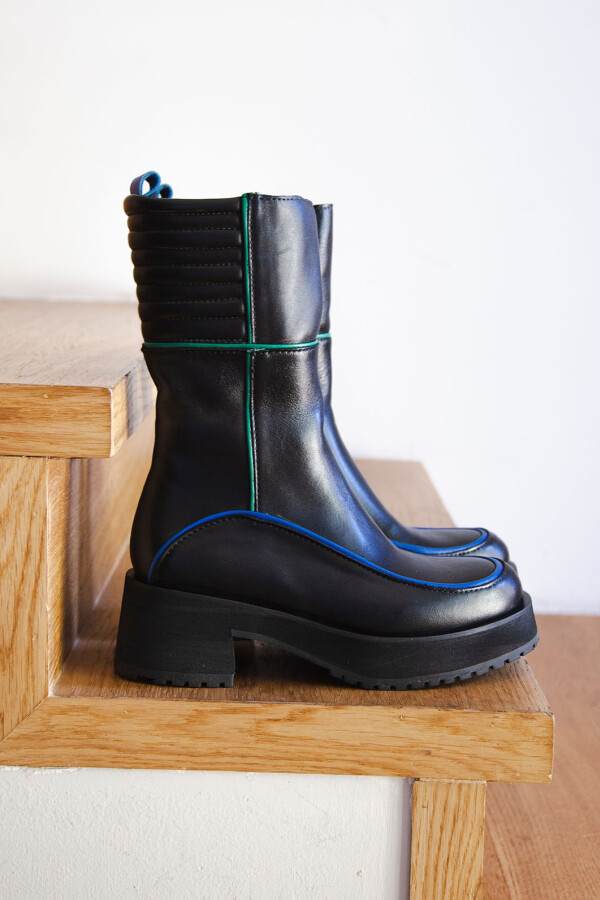 BOTA CUERO VIVO NEGRO