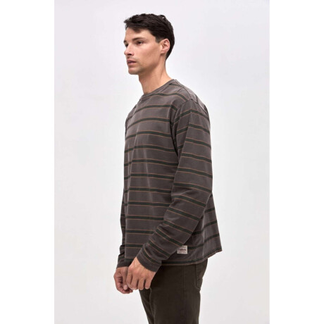 Remera Saint Marrón