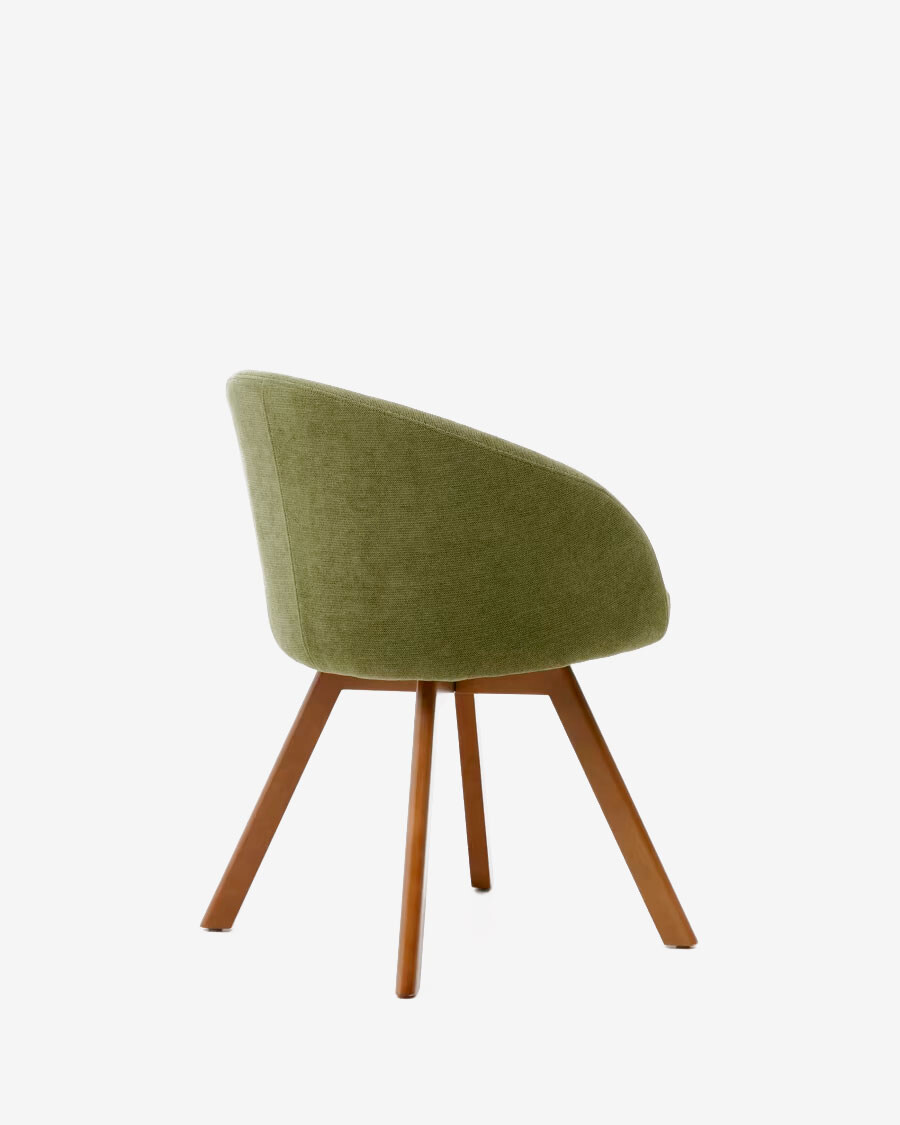 Silla giratoria Marvin chenilla verde y patas de madera maciza de haya acabado nogal