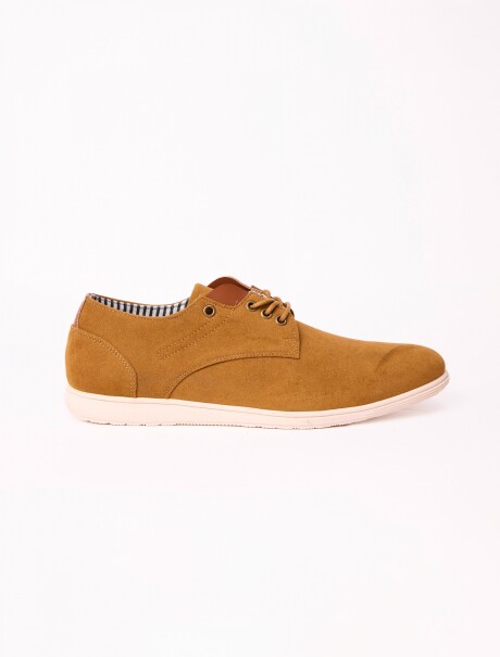 Zapato acordonado suede tostado