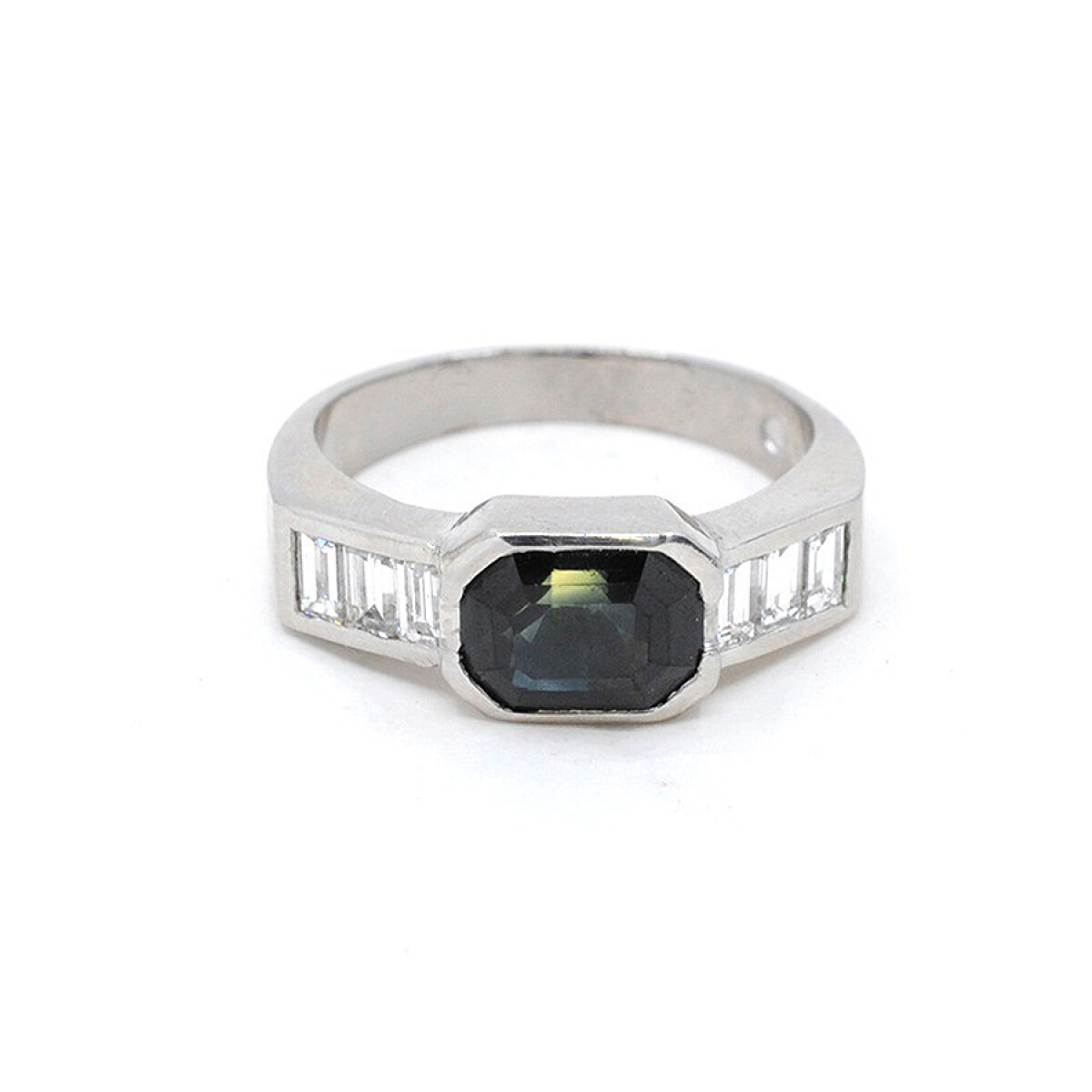 Anillo En Platino, Brillantes Y Zafiro 
