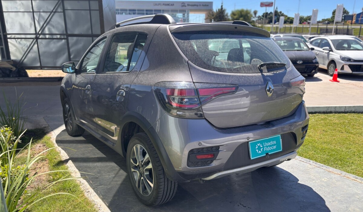 Renault Stepway Intense 1.6 CVT - 2022 Renault Stepway Intense 1.6 CVT - 2022