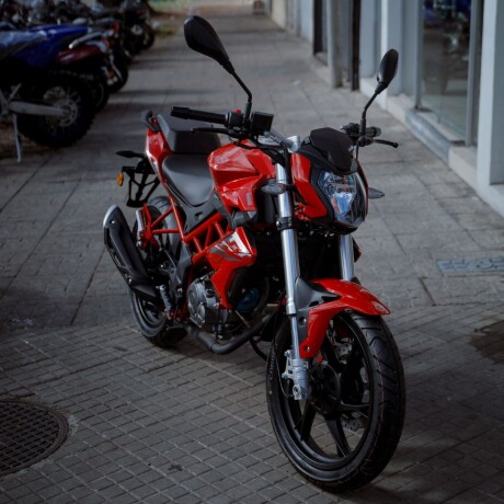 Benelli TNT150i Rojo