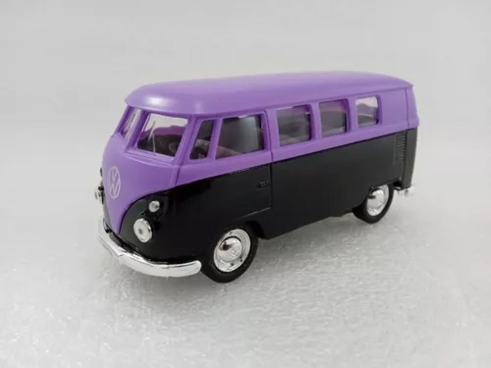 Volkswagen T1 Bus 1963. Escala 1:36 
