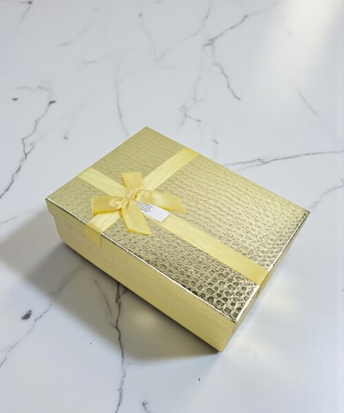 caja rigida delux con lazo 18x25x8 ORO