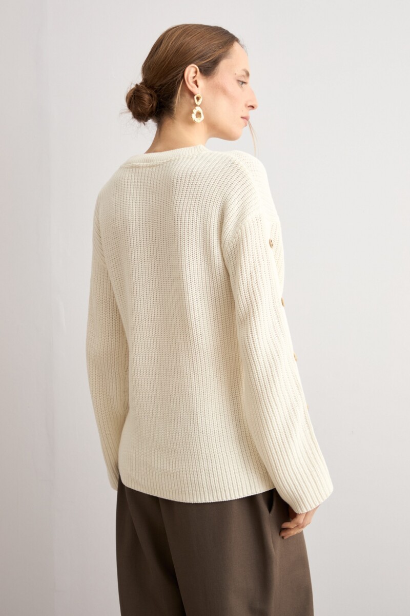 Sweater con botones crudo