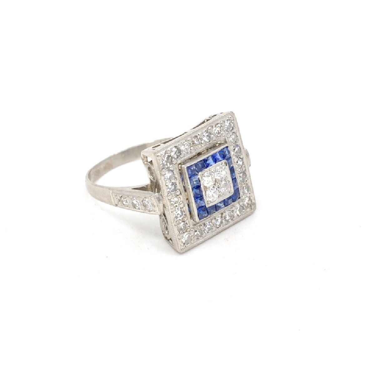 Anillo Estilo Antiguo En Platino, Brillantes Y Zafiros Sinteticos 