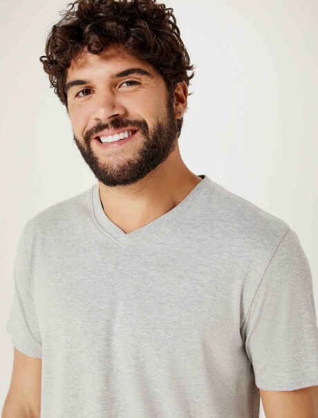CAMISETA BÁSICA MANGA CORTA CUELLO EN V GRIS