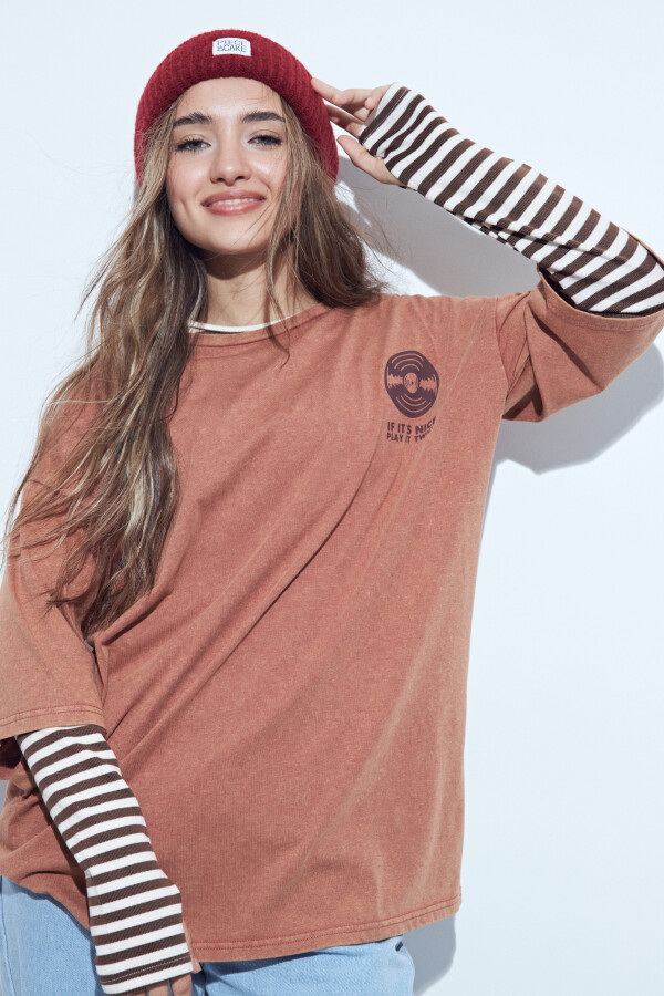 REMERA FRAXINUS Ladrillo