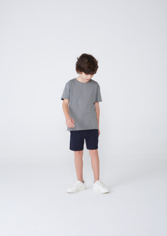 CAMISETA MM MASC GRIS MEDIO