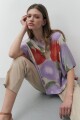 Remera con estampa floral multicolor