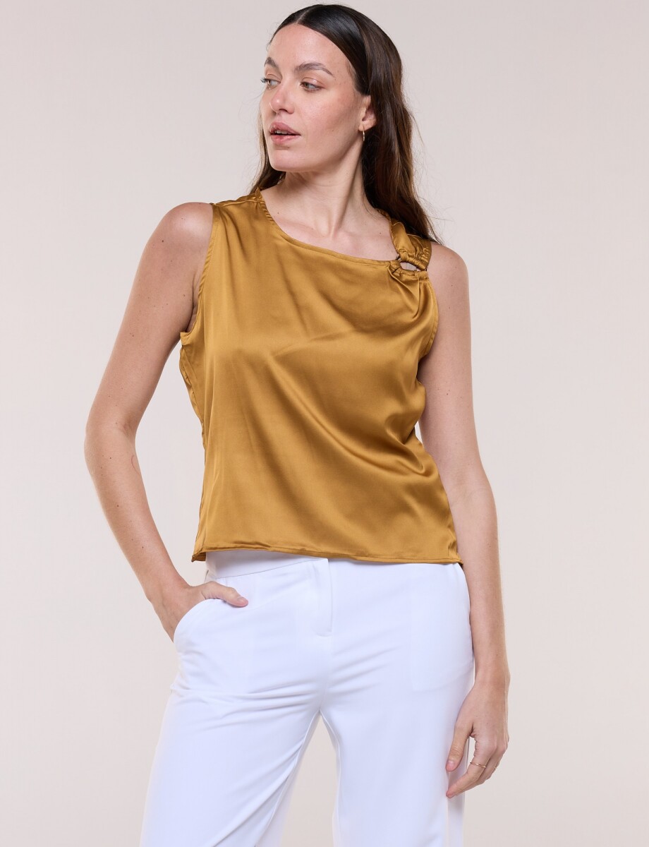Blusa Escote Asimétrico Aro Dorado - Tostado 