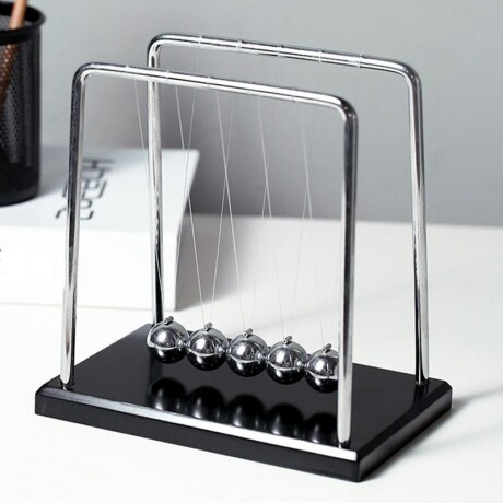 Péndulo De Equilibrio De Newton - Cinco Bolas Alto 18cm x Ancho 18cm x Largo 12cm Péndulo De Equilibrio De Newton - Cinco Bolas Alto 18cm x Ancho 18cm x Largo 12cm