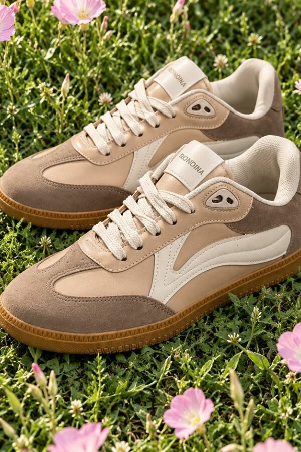 Calzado Casual. Beige