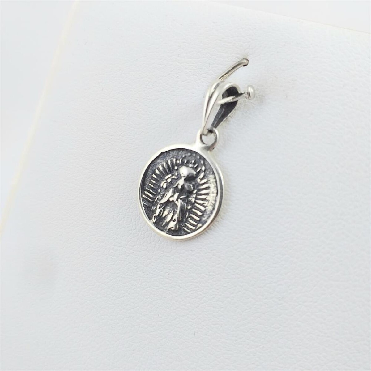 Medalla religiosa de plata 925, Virgen de Guadalupe, diámetro 13mm. 