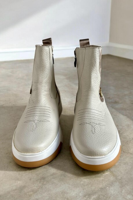Bota Winwood Con Arte Pintado A Mano. Beige