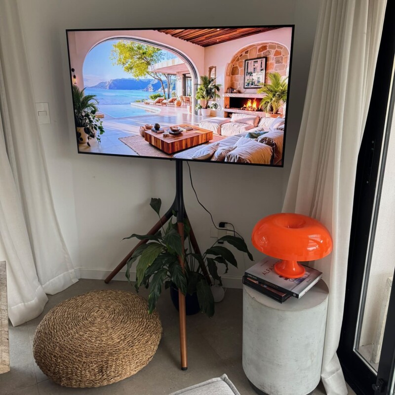 Trípode soporte para TV LCD hasta 65 pulgadas Trípode soporte para TV LCD hasta 65 pulgadas