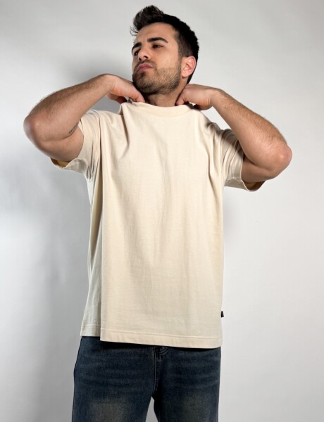 Remera oversize Brito Beige
