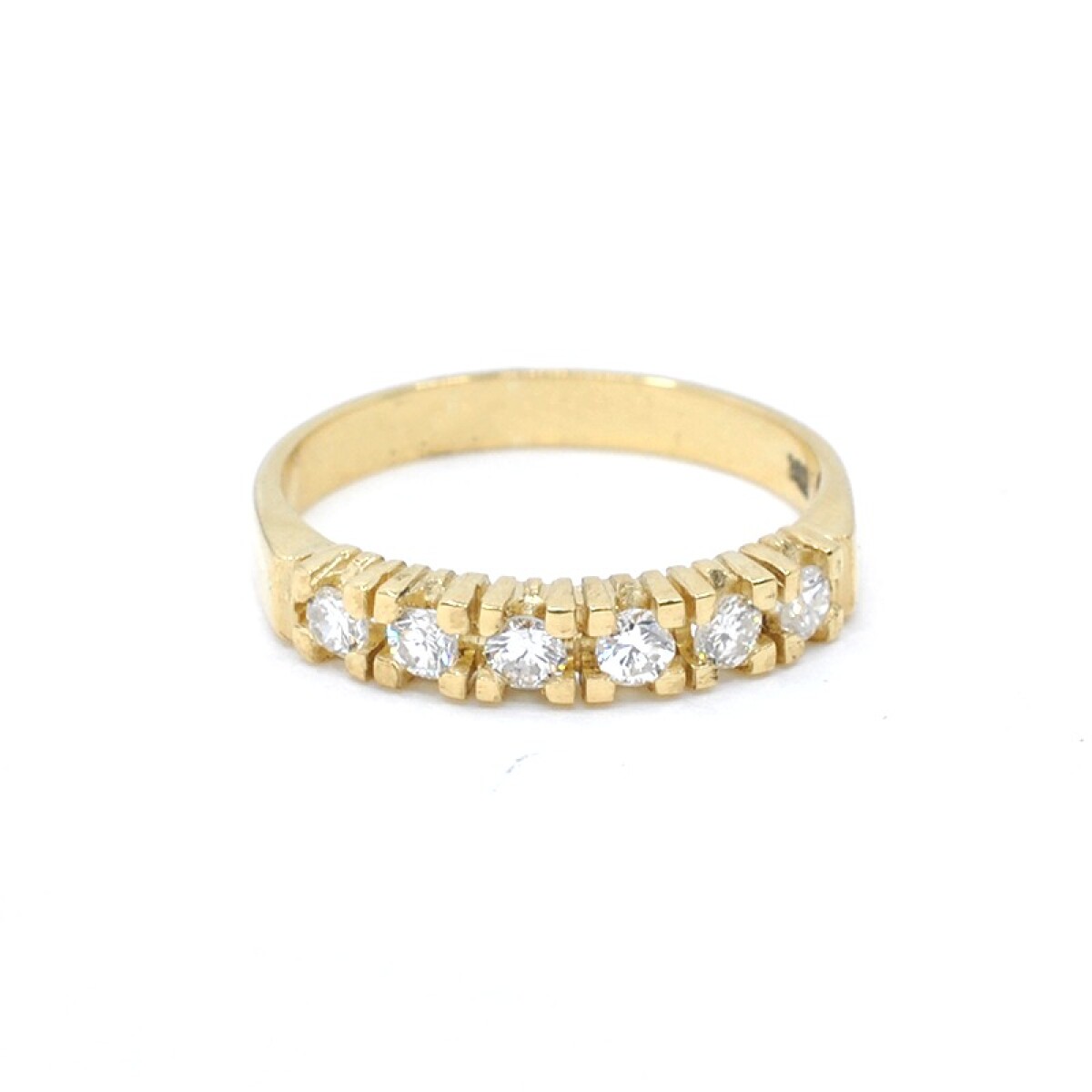 Anillo en oro 18k amarillo y brillantes 