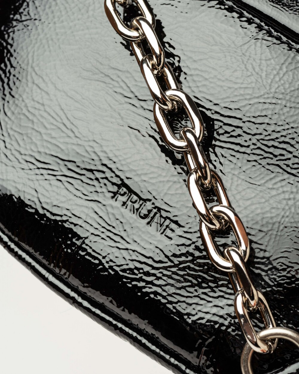 Riñonera Troupe en cuero charol arrugado Negro