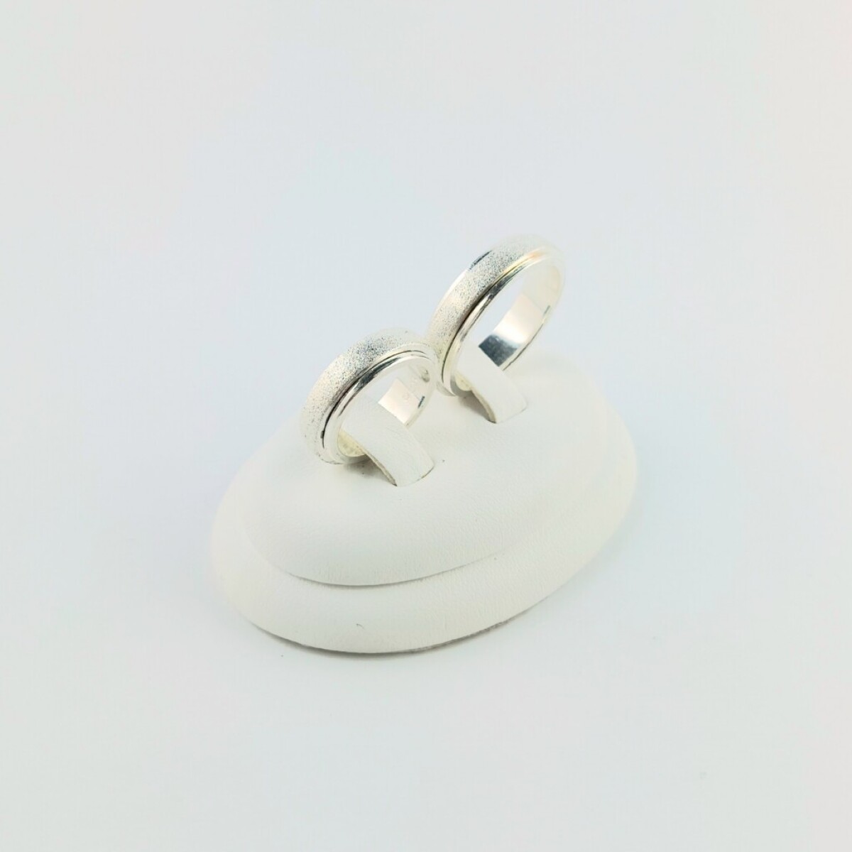 Alianzas Korriur en Plata 925 - Ancho 5.78 mm y 5.96 mm 