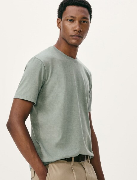 CAMISETA BÁSICA UNISSEX REGULAR WORLD VERDE