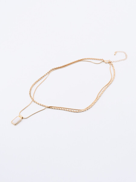 COLLAR CON DIJE DORADO