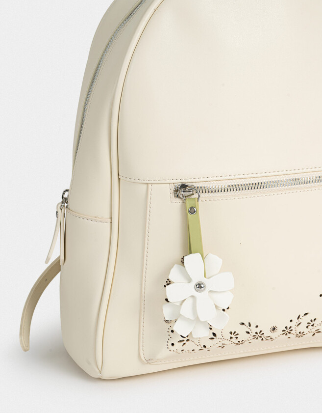 Mochilas Urbanas Mochila Calada Con Charm - Blanco Crudo