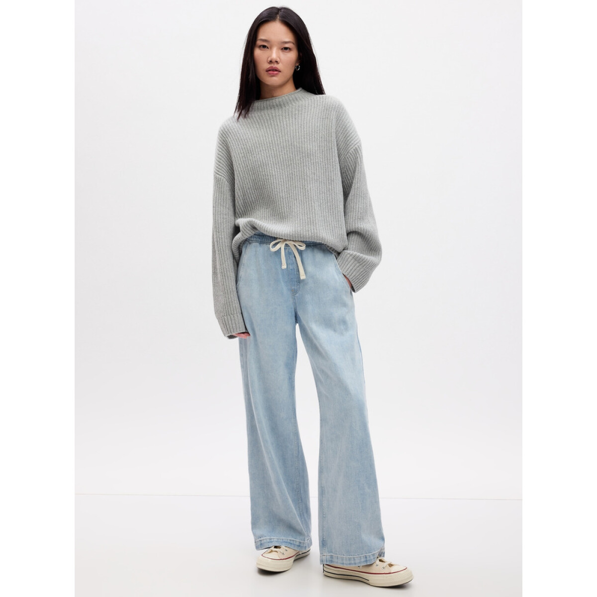 V-PULL ON WIDE LEG LT NAPA - LIGHT WASH 
