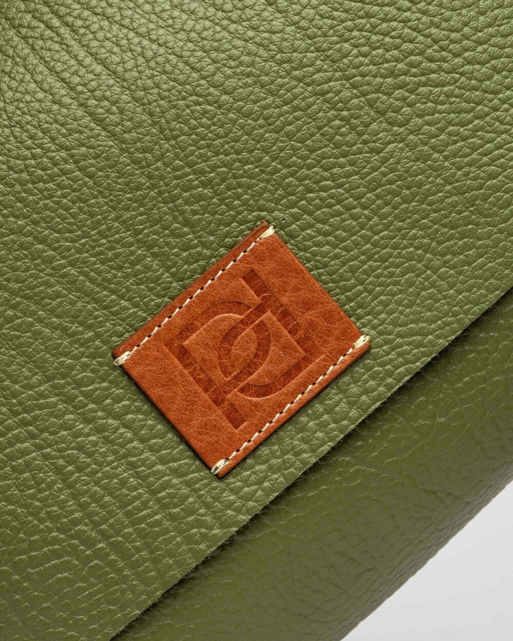 Bandolera Nina en cuero graneado Verde