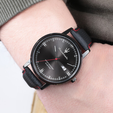 Reloj Maserati Fashion Cuero Negro 0