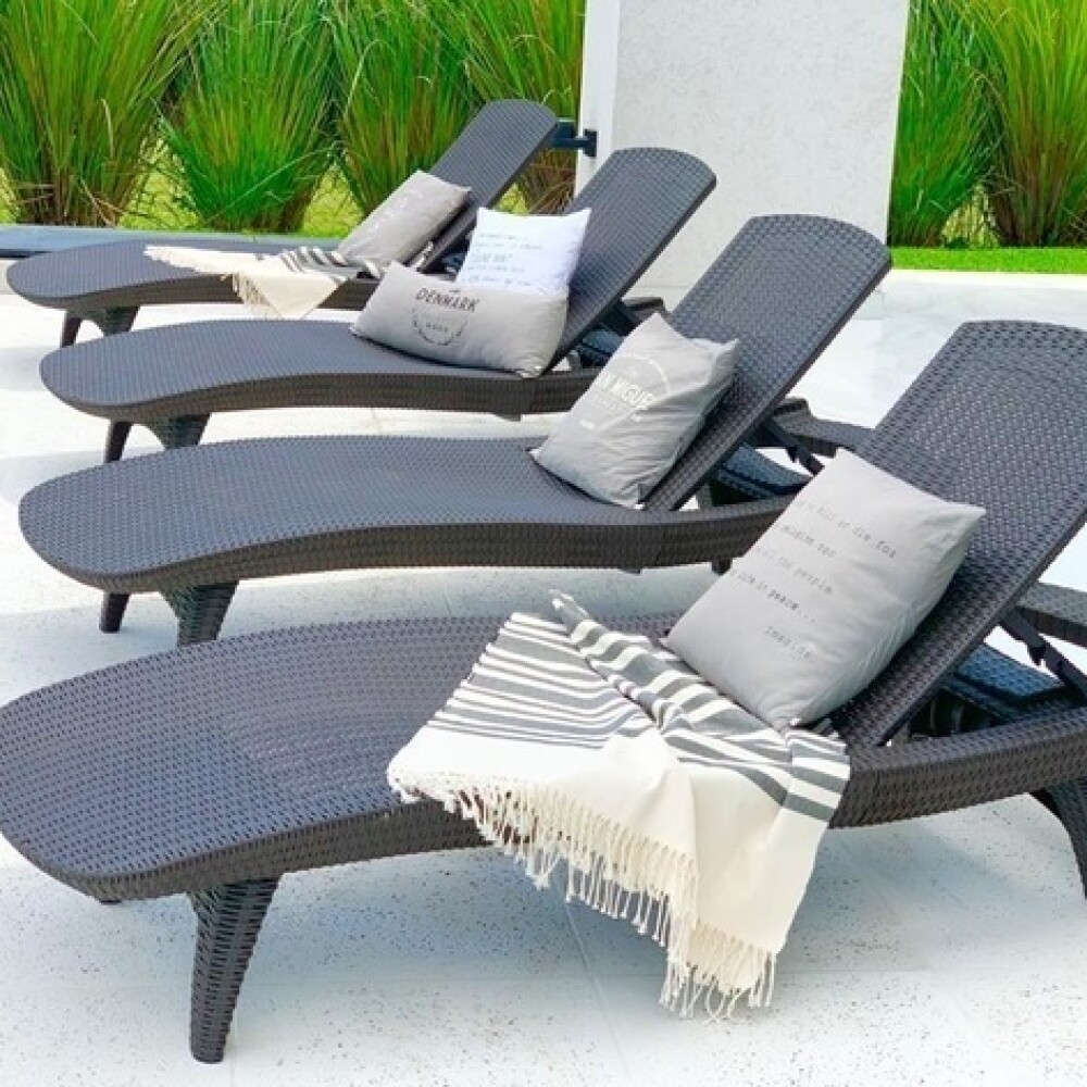 Juego De Reposeras Para Piscina + Mesa Simil Rattan Grafito!!! Juego De Reposeras Para Piscina + Mesa Simil Rattan Grafito!!!