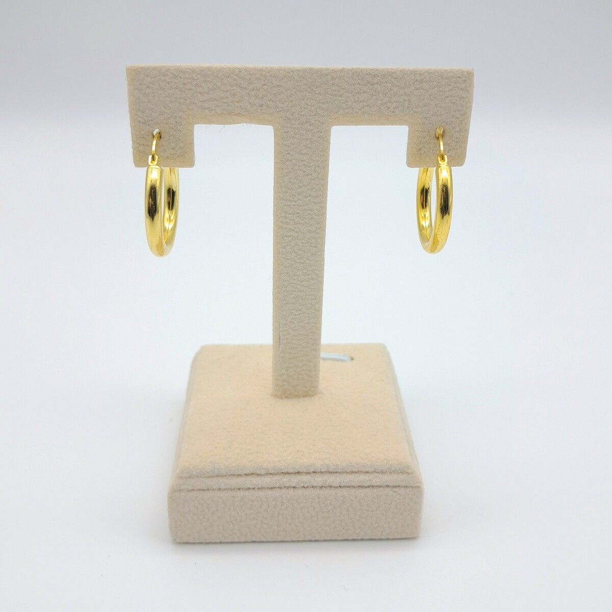 Par de aros de plata 925 con baño de oro amarillo. 