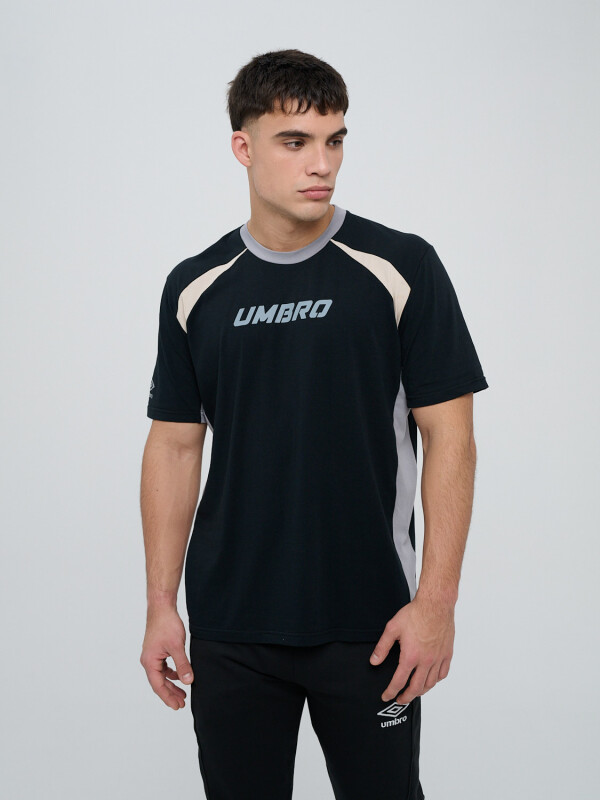 REMERA CROSS Umbro Hombre 002