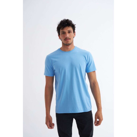 Remera básica Carpi Celeste