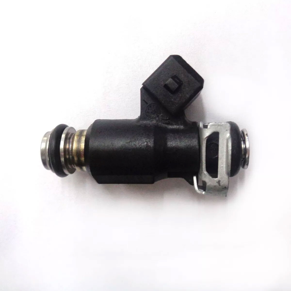 INYECTOR CHEVROLET CORSA 2 MONTANA MERIVA PALIO SIENA IDEA PUNTO 1.8 - 