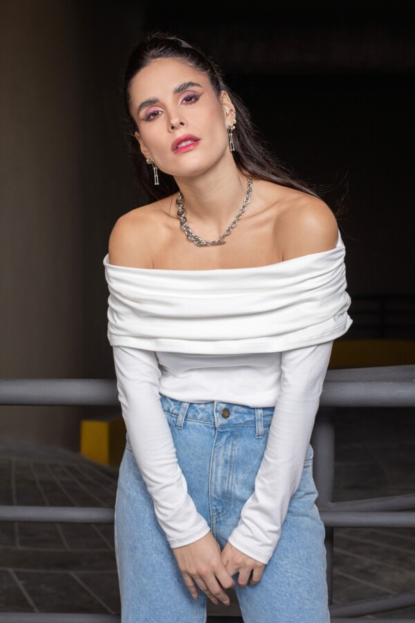 Blusa Angela. Negro.