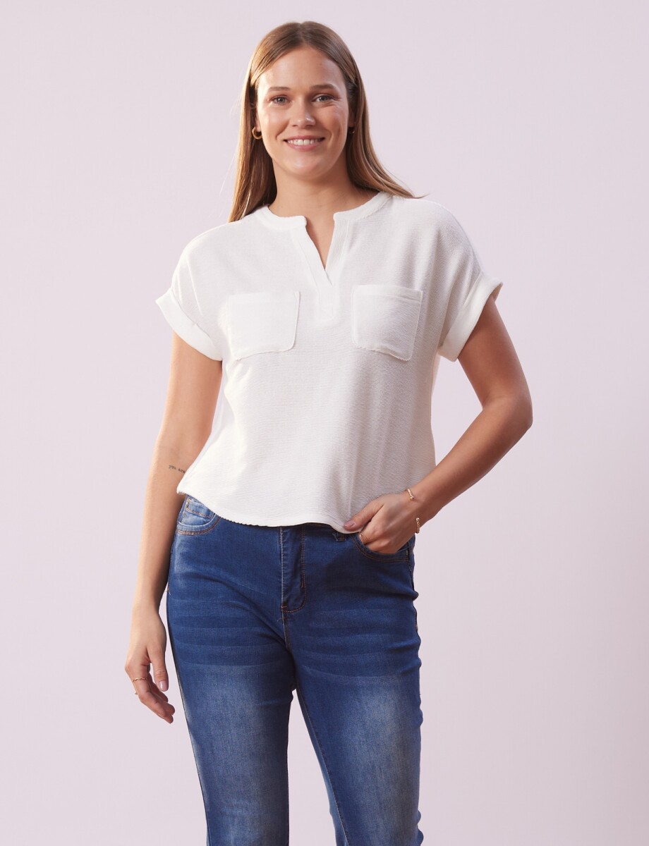 Remera Ribs Bolsillos - Crudo 