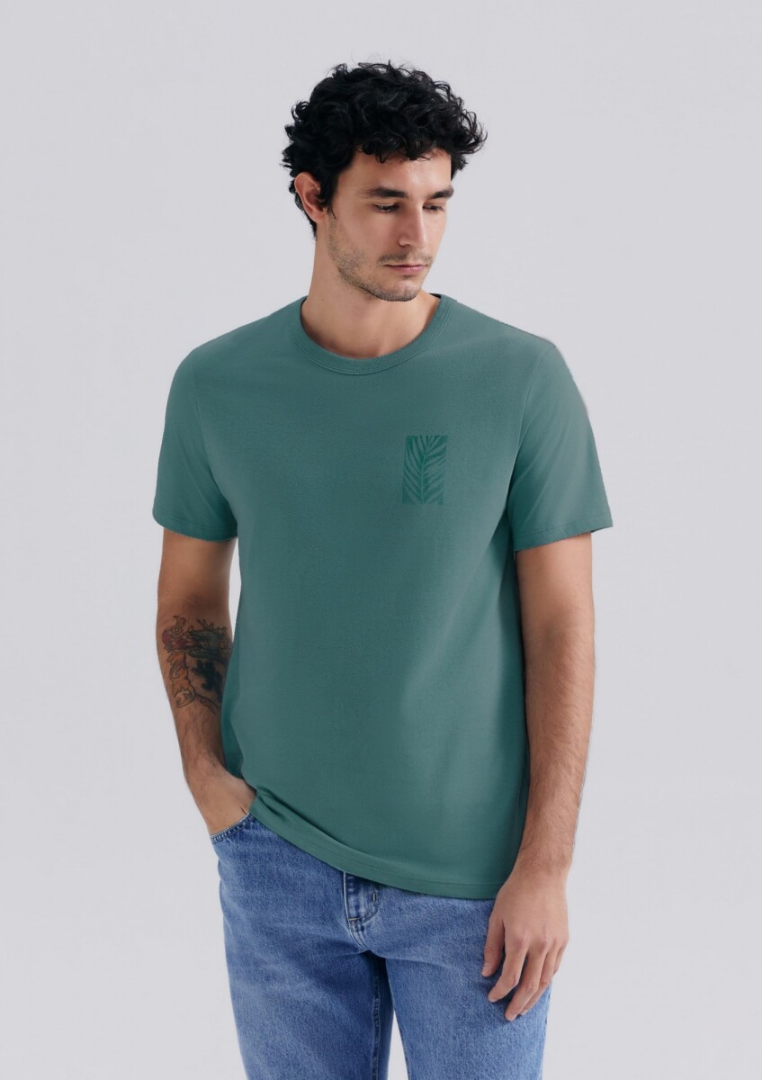 CAMISETA CON ESTAMPA MODELO REGULAR - VERDE 