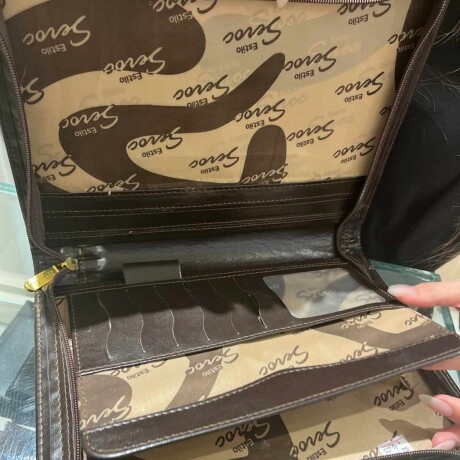 Carpeta con cierre Marron