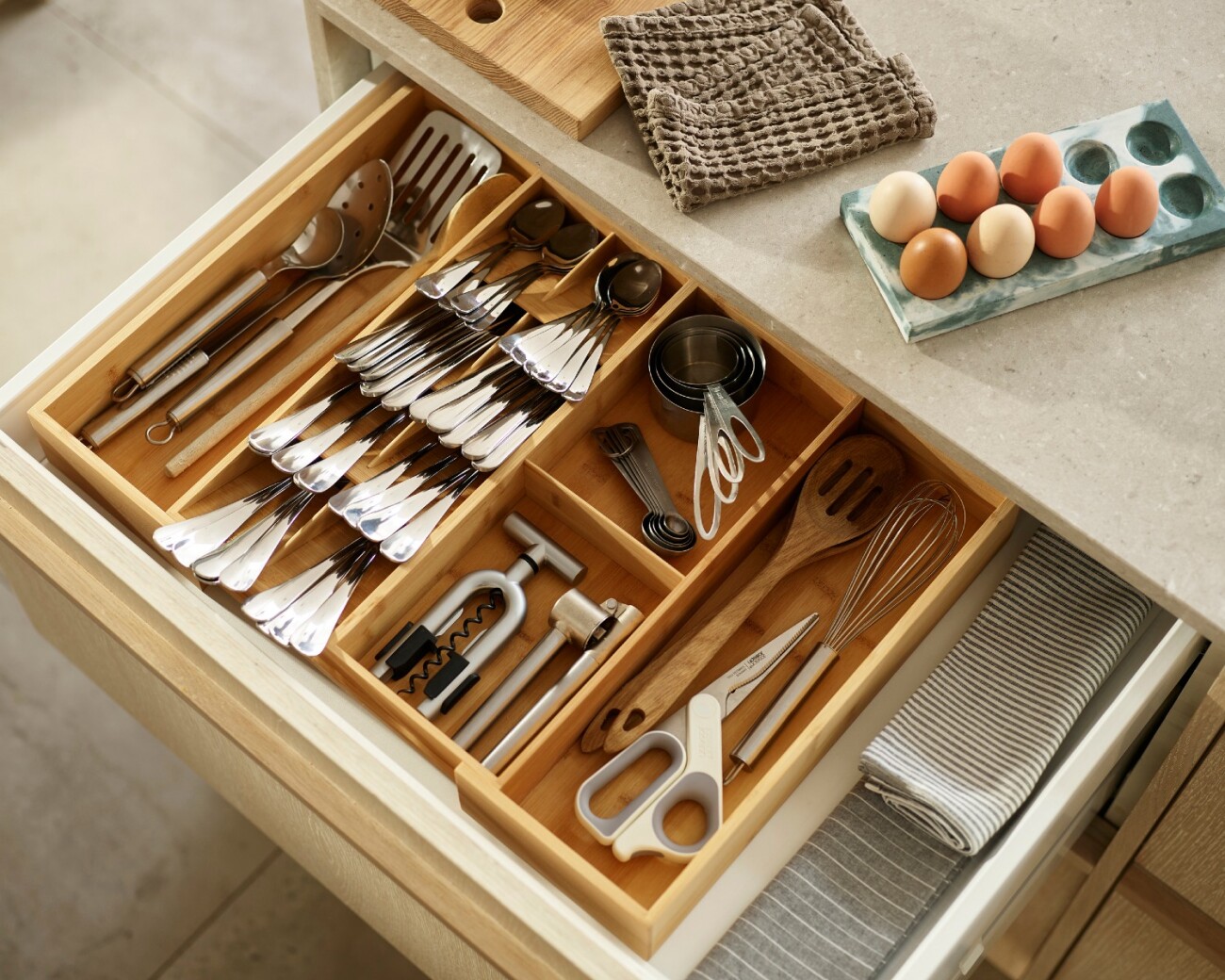 Organizador Extensible para Cubiertos y Utensilios Joseph Joseph DrawerStore™ Bamboo - Preventa Organizador Extensible para Cubiertos y Utensilios Joseph Joseph DrawerStore™ Bamboo - Preventa