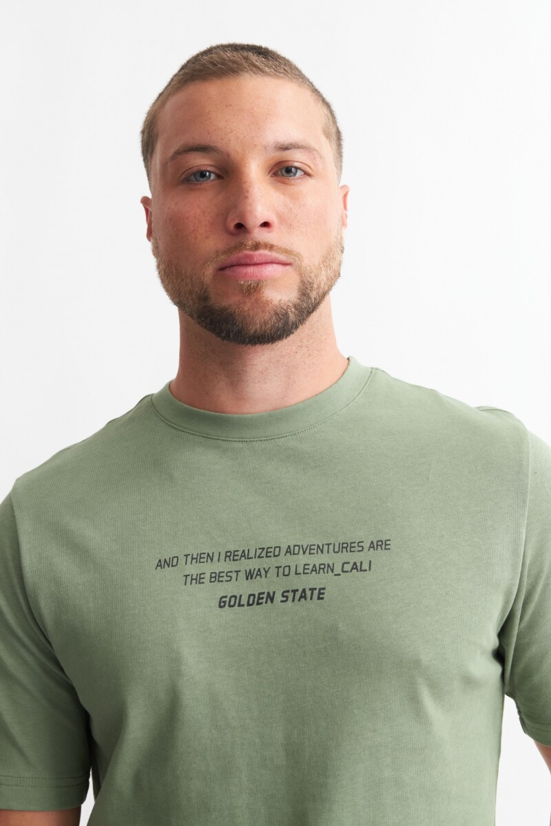 Remera Golden State VERDE OLIVA