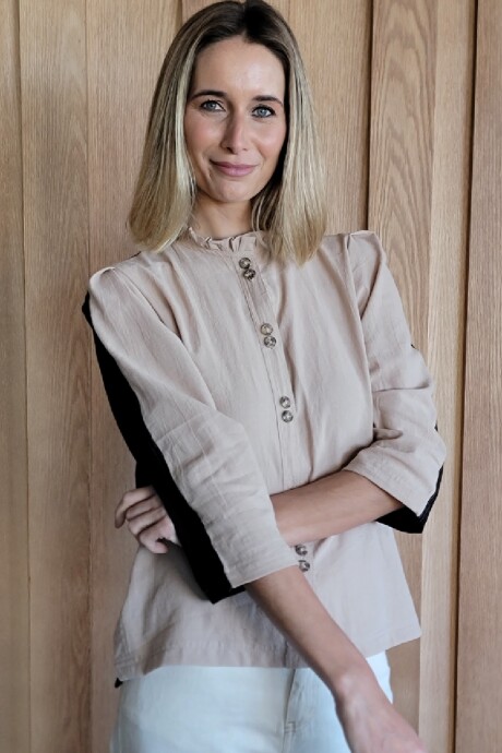 Camisa Carlotta 2.0 Combinada Beige y negro