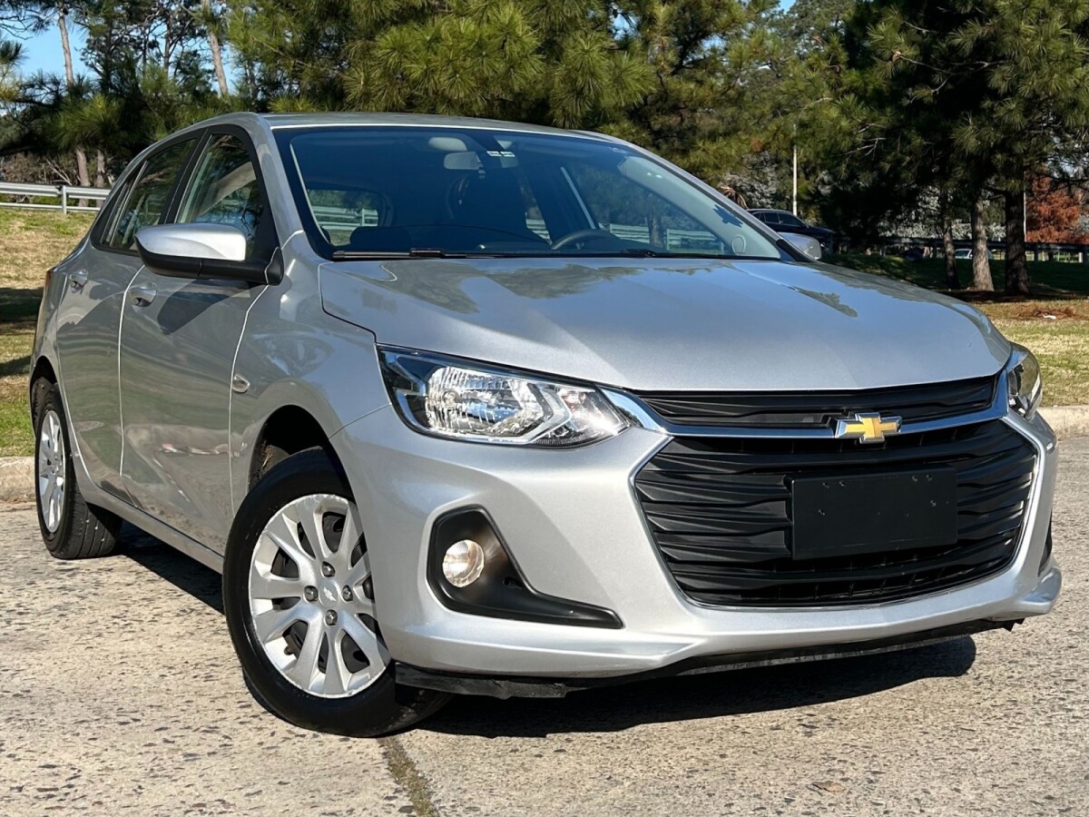 Chevrolet Onix 1.2 LT EXCELENTE ESTADO! | Permuta / Financia Chevrolet Onix 1.2 LT EXCELENTE ESTADO! | Permuta / Financia