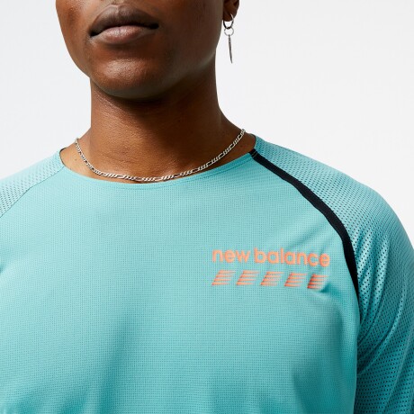 Remera New Balance de hombre - MT31242FAD CELESTE
